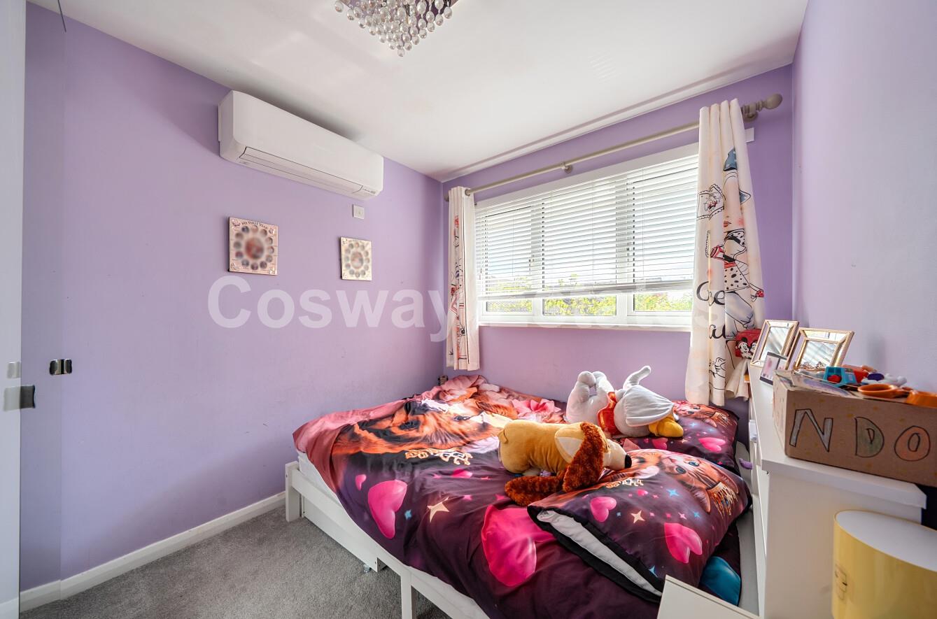 Rowlands Close, Mill Hill, NW7, London